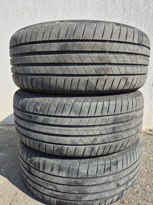 Vand 3 Anvelope BRIDGESTONE ,dimensiunea 235/55/17,99w,TURANZA,T005