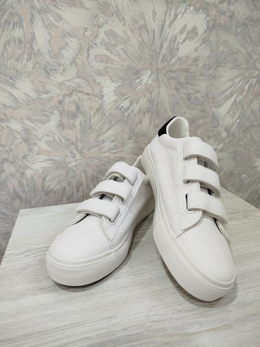 Продаётся женские кеды