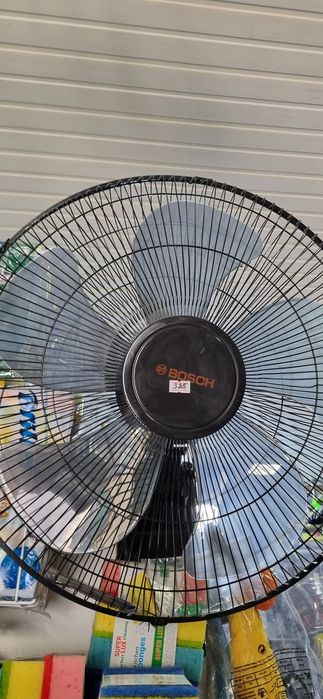 Ventilyator devorga iladigan