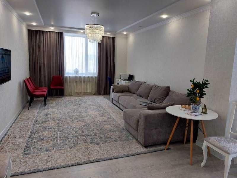 Продается 3- комн квартира Степной 2 д2/4