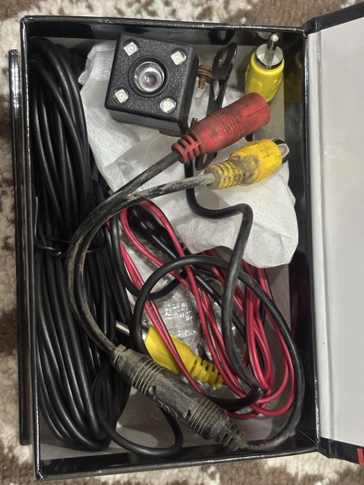 Камера заднего вида универсальная