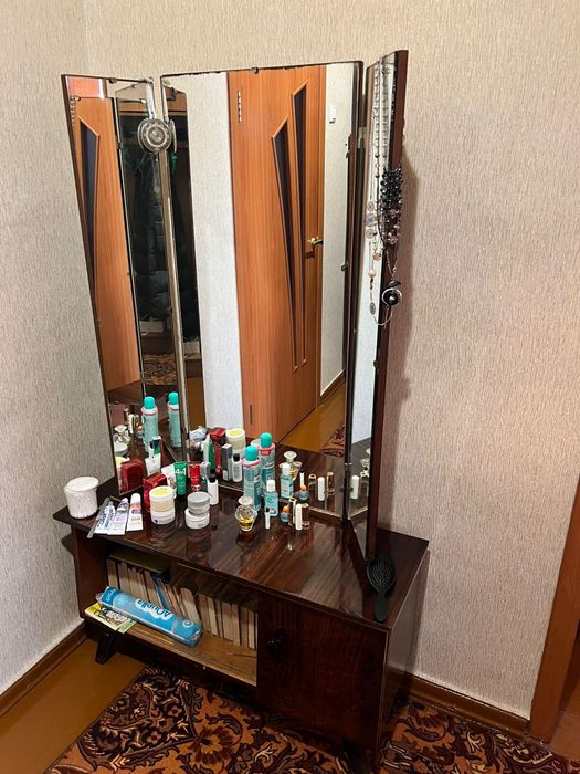 Продам.  трельяж