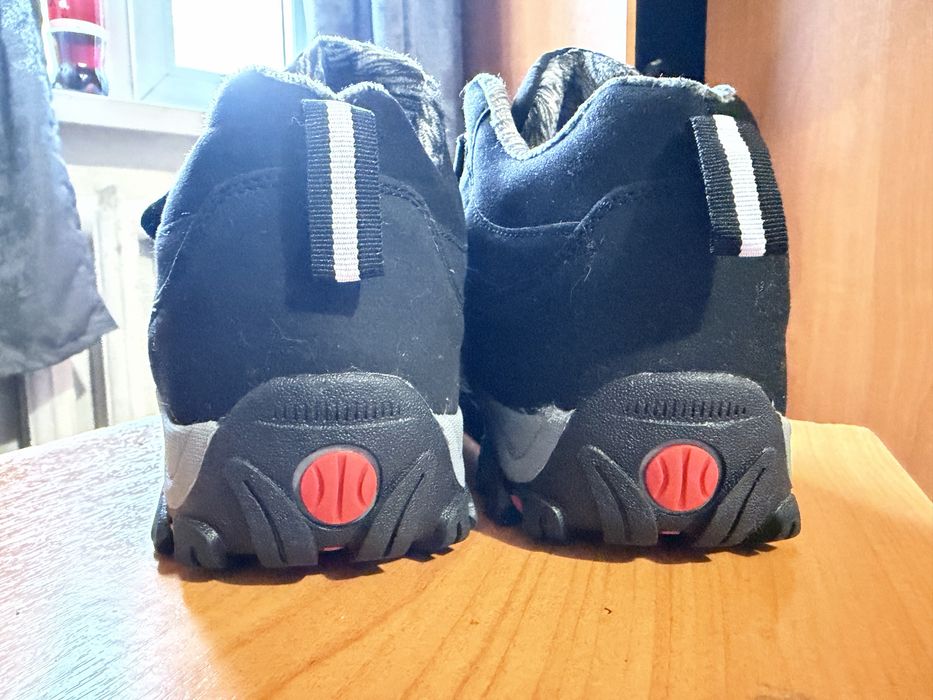 Продам мужские ботинки зима-весна