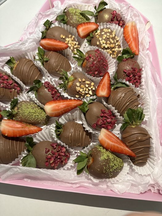 Клубника в шоколаде Атырау