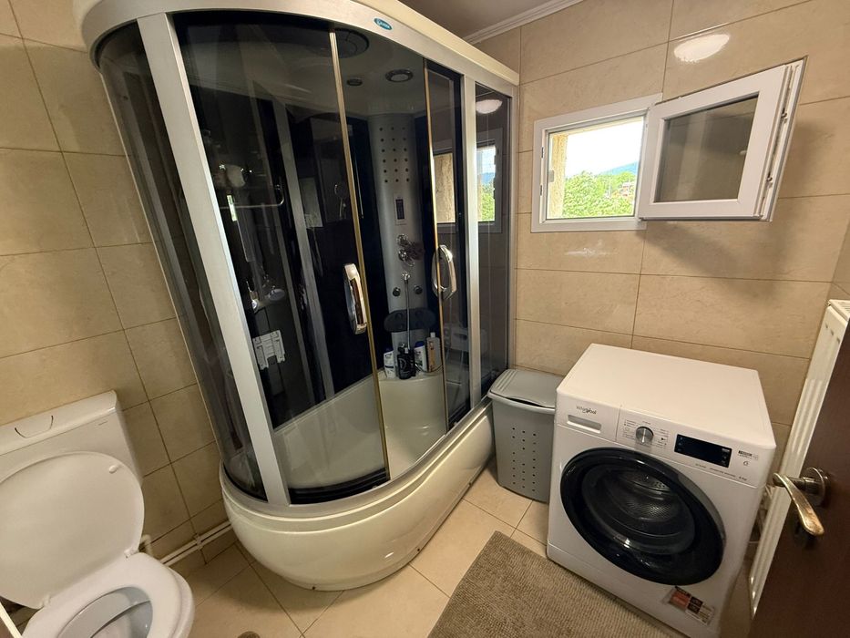 Vand apartament 3 camere, Moinesti (Bacau)