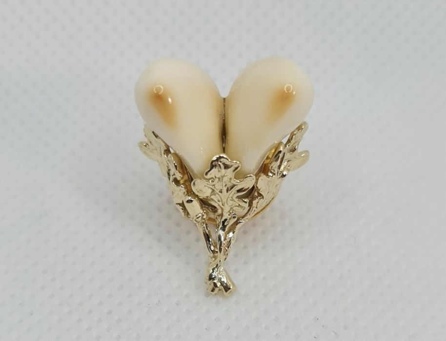 Podoabă de vânătoare din aur 14k realizată manual