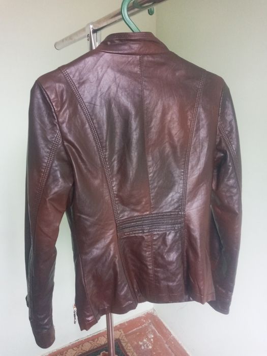 Koja kostyum deyarli yangi,kichik razmer bòlganligi dan sotilyapdi