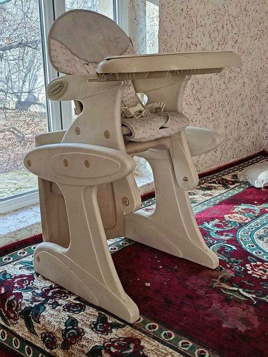 Стульчик для кормления MAMALOVE