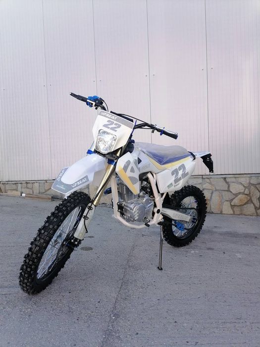 Бензинов кросов мотор Enduro Cross с фар