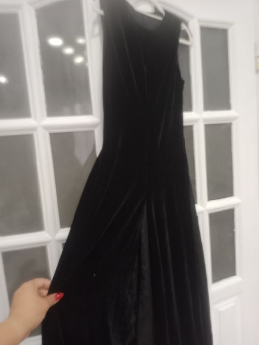 Продам новые платья