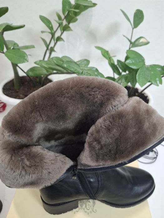Продам зимние сапоги