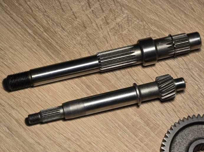 Set pinioane grup reductor scuter chinezesc GY6 4 timpi cu bascula