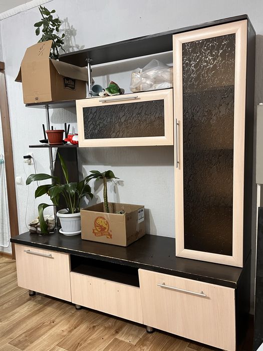 Отдам стенку бесплатно.  Самовывоз