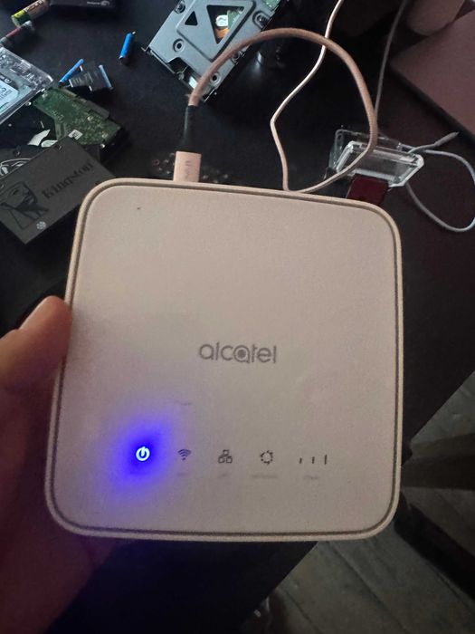 Router Alcatel HH40V LTE Home Station, Wi-Fi și 2 porturi LAN