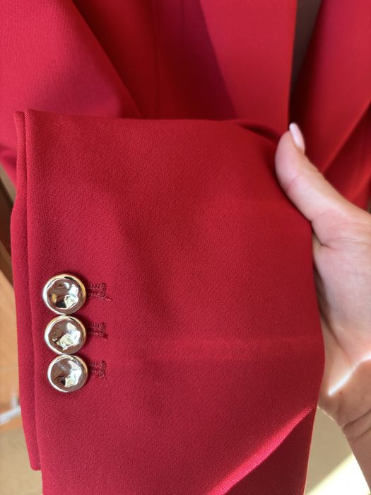 Zara червен кастюм