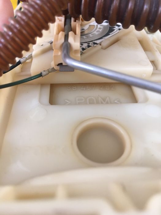 Бензинова помпа за ауди а4