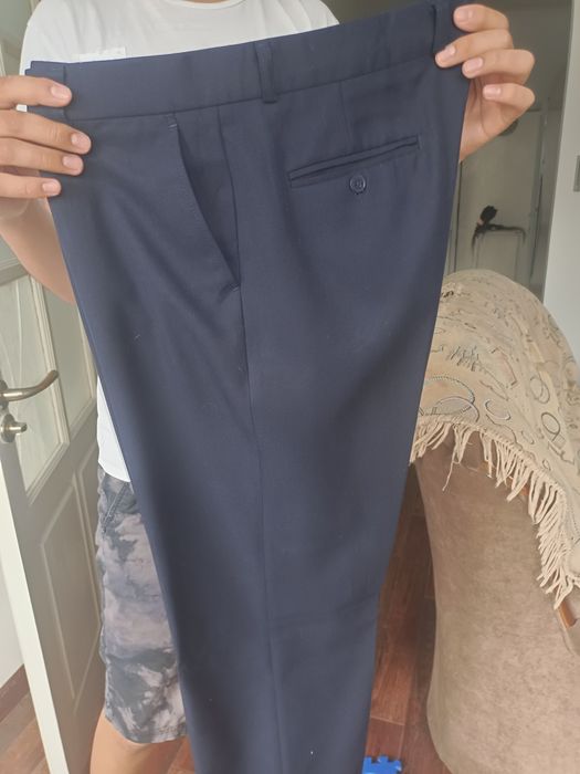 Продам фирменый костюм Four Hands