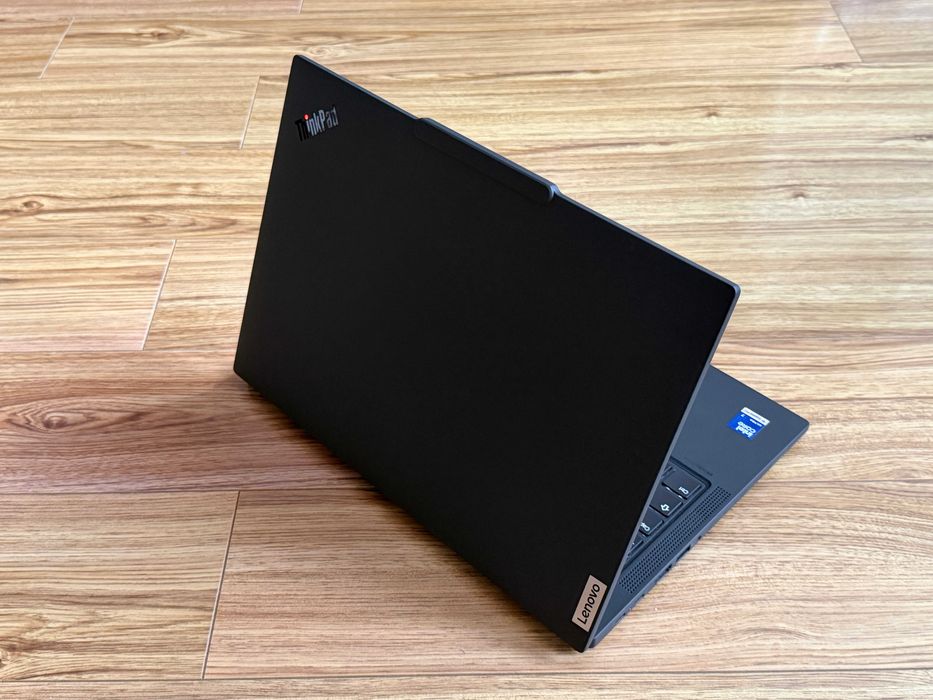 Lenovo T14 Gen 6`Ultra 7 258v Copilot+PC/32GB LPDDR5X/1TB SSD Gen5/Гаранция 32 Месеца/Батерия 100%-20 часа