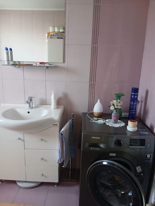 Vând casă cu etaj