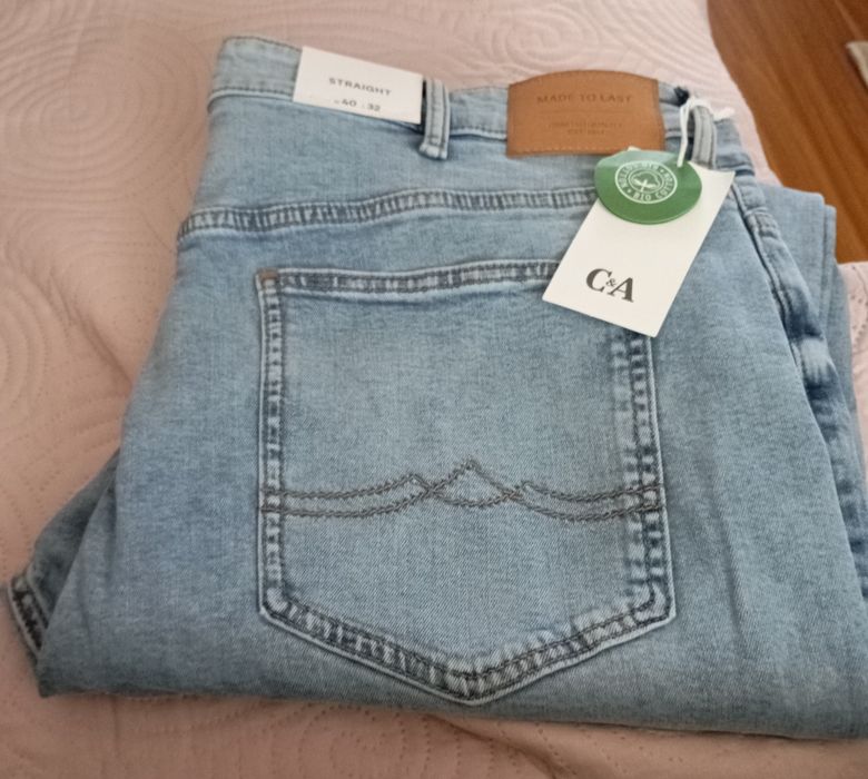 Blugi noi de calitate nr. 52