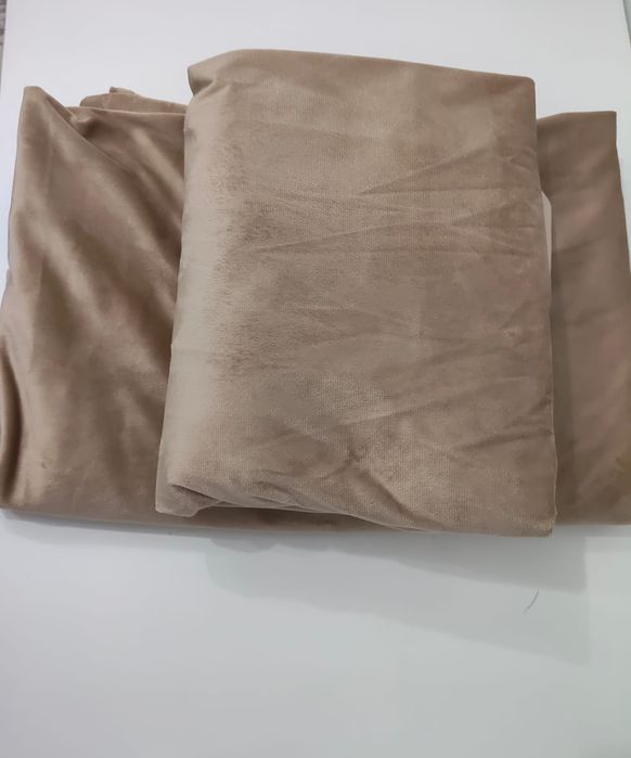 Продам велюровые шторы.