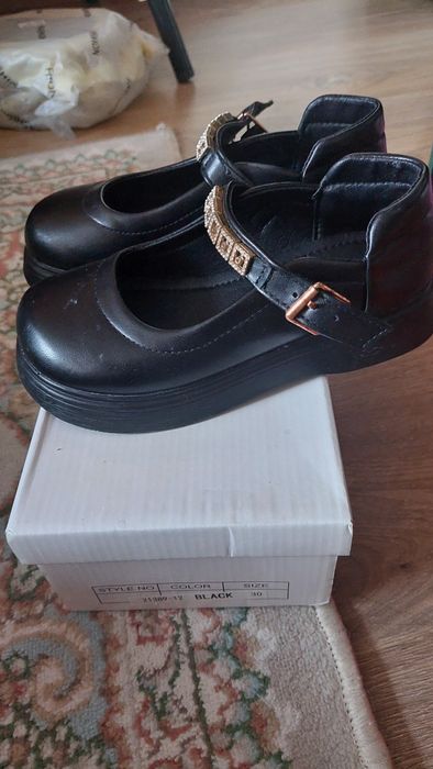 Продам туфли детские