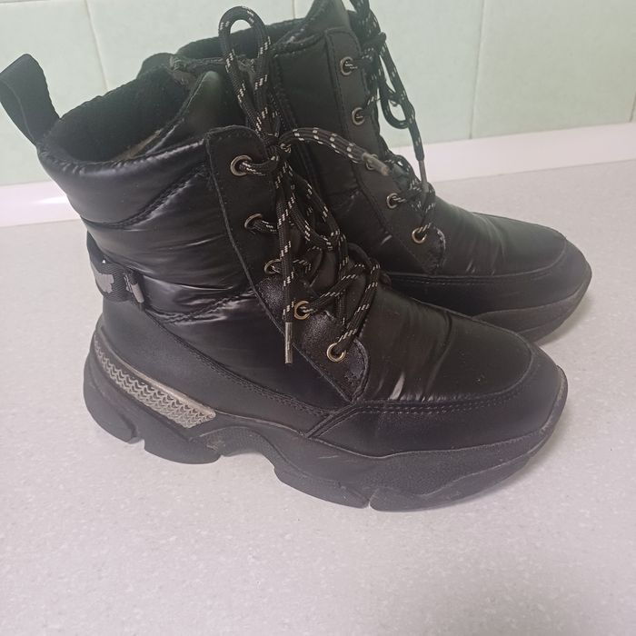 Продам детские сапожки