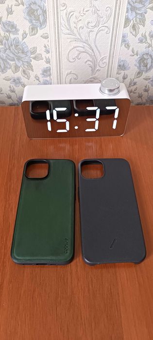 2 Чехла на iPhone 13