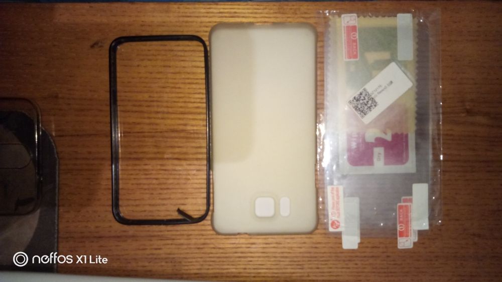 Защитный бампер на Айфон 4s