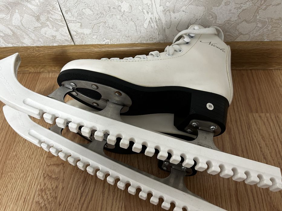 Продам коньки 33 размера