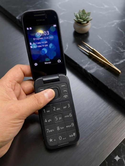 Продам телефон Nokia 2660 Flip 4G Volte Keypad Phone