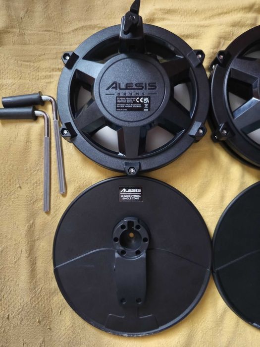 Електронни падове на Alesis