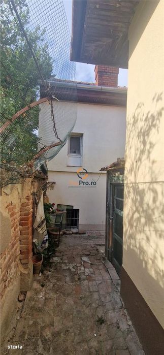 Casa individuala cu 2 apartamente individuale zona Balcescu