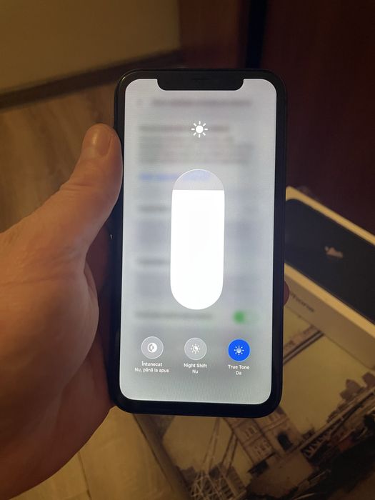 Vand iphone 11 memeorie 128 gb