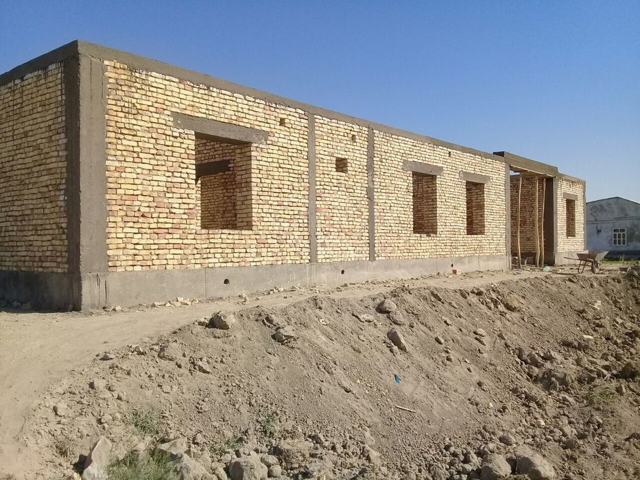 Нолдан участка курамиз битон куйиш гишт триш шлакаблок ишларни киламиз