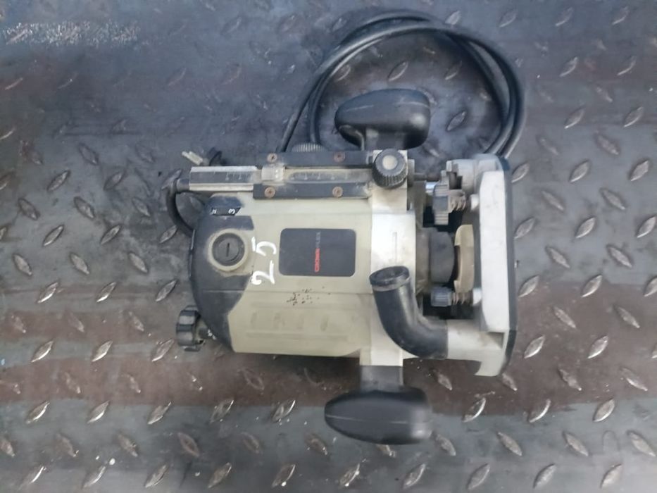 Фрезер CROWN CT11002