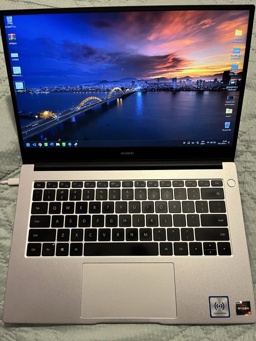 Лаптоп Huawei Matebook d14