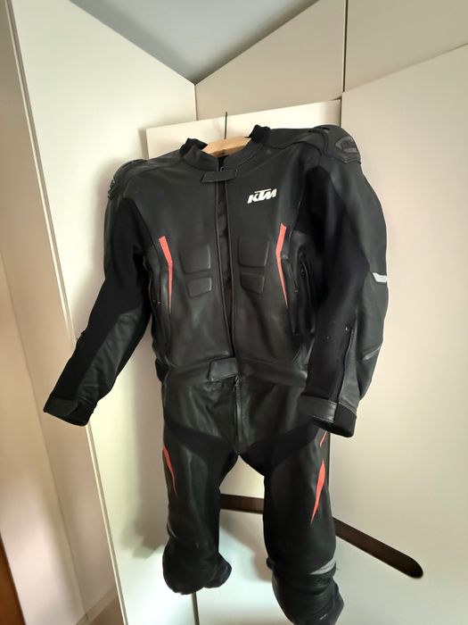 KTM Duke 125 2024 + Echipament