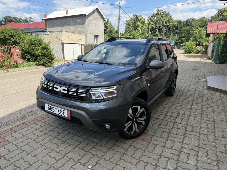 Dacia Duster 4x4 benzina 150 cp climatronic camera 360 navi incalzire scaune