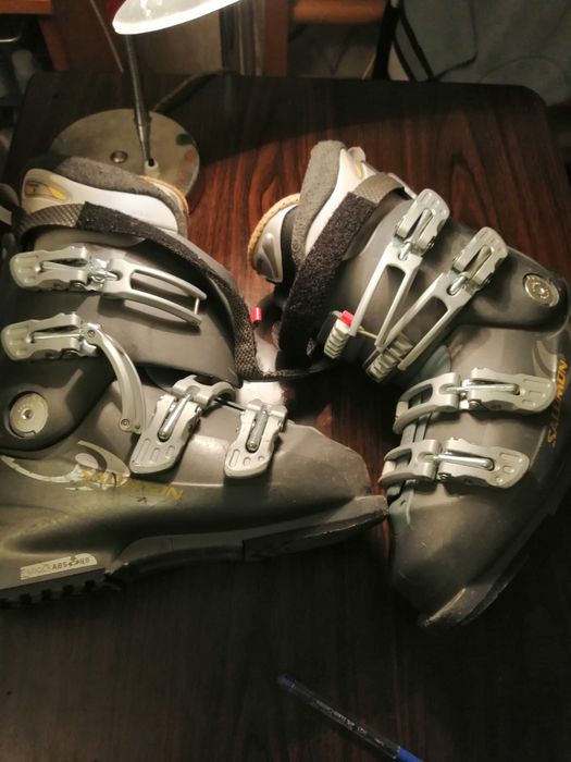Продавам ски ATOMIC, ELAN и ски обувки SALOMON FISCHER TECNICA 50лв/бр
