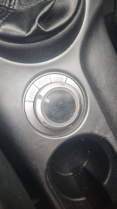 Vând sau schimb Mitsubishi outlander