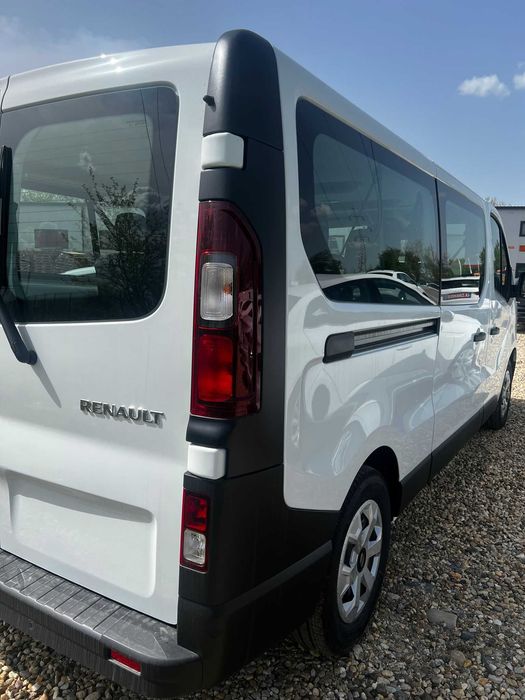 Inchiriez autoturisme si microbuze