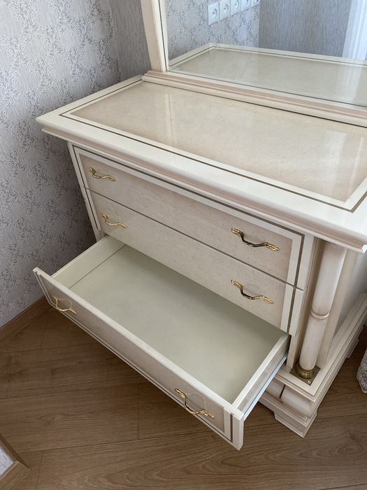 Комод с зеркалом Турция