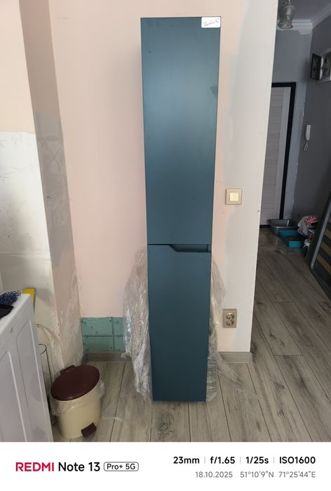 Пенал (шкаф) в ванную комнату