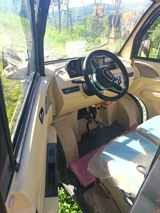 Vând camioneta electrica