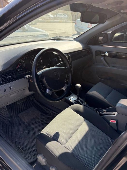 Lacetti Gentra сотилади