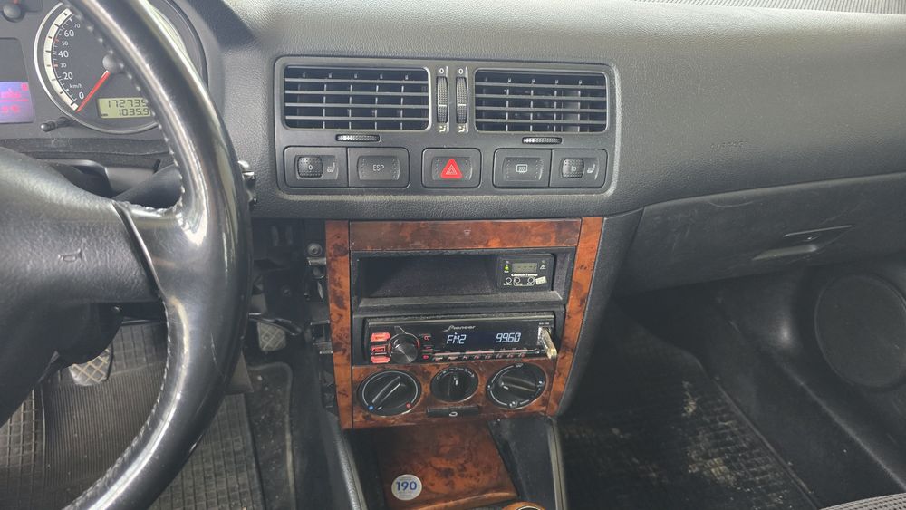 Volkswagen Bora 1.6 benzină