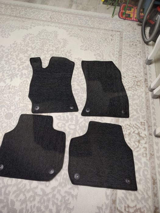 Универсальный чехол на автомашину Subaru