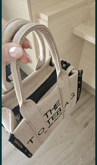 Дамска чанта     .