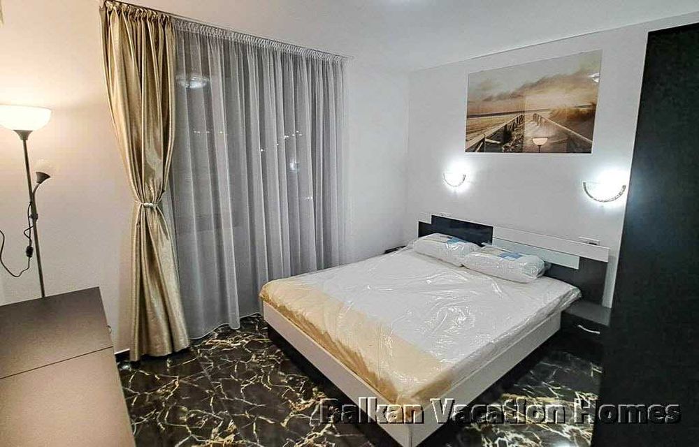 Spacious three-room luxurious apartment on the beach in Obzor